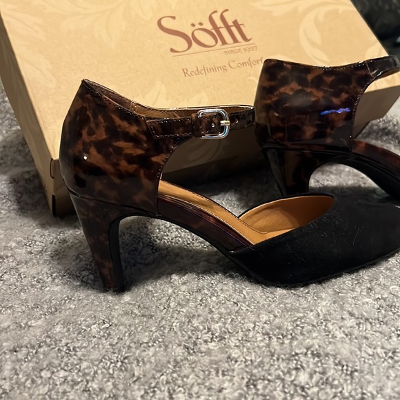 Black suede w animal print patent leather back - Picture 2 of 9